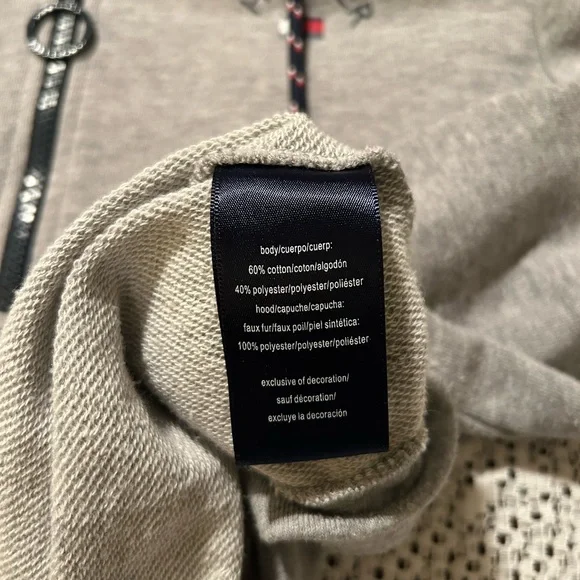 Tommy Hilfiger Gray Sweatshirt with Navy Details - Picture 4 of 6